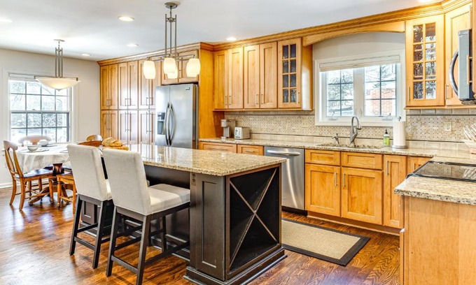 Zionsville House | Walk to Main St and Parks Zionsville Village Home