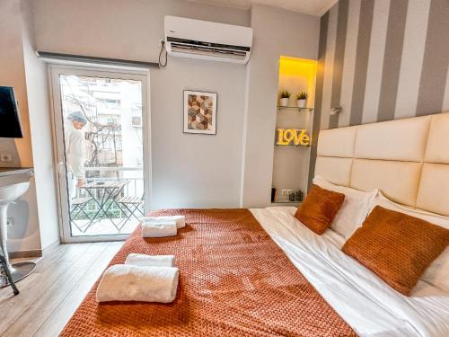 Kinosargous Apartment | Charming Studio Steps from Markets - Pet Friendly Stay