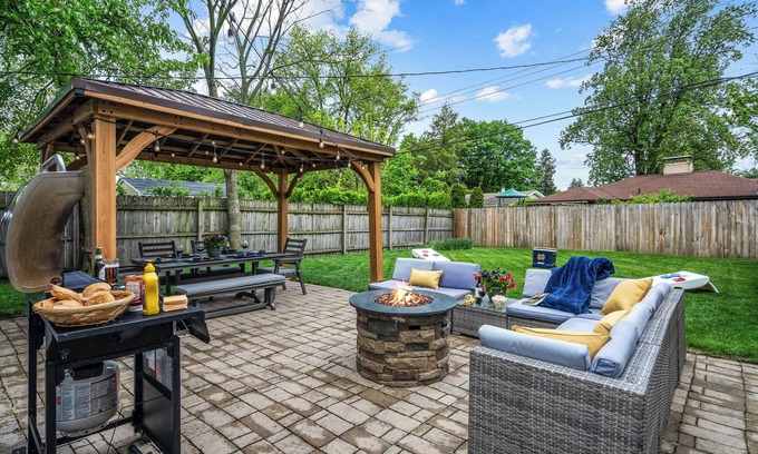Harters Heights House | Prime Location: Steps from ND & Eddy Street with Spa Access
