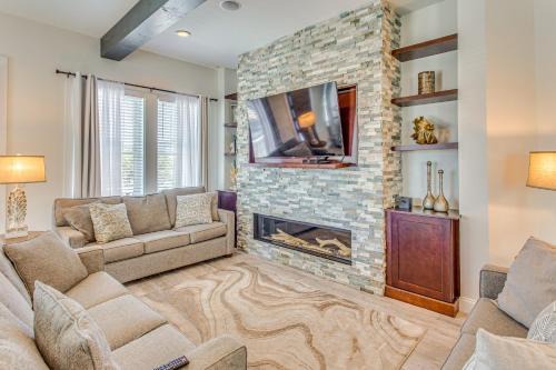 Myrtle Beach House | Beachfront Myrtle Beach House with Hot Tub & Ocean Views