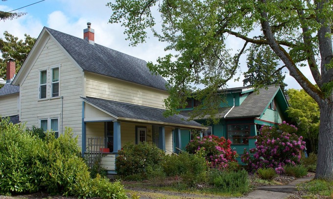Corvallis House | Prime Location: Steps from OSU & Downtown with Amenities