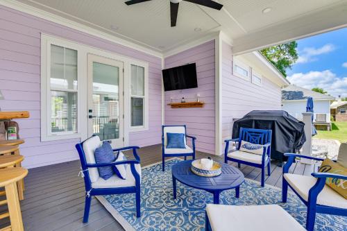 Pass Christian House | Walk to Pass Christian Beach Stunning Family Home