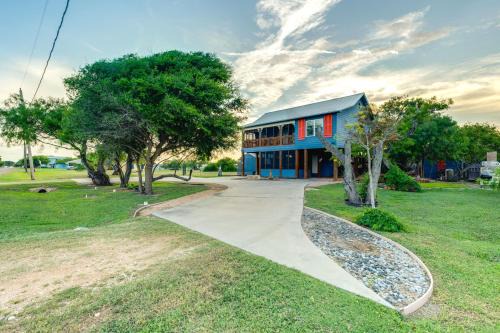 Bayside House | Walk to Pier Bayside Getaway with Screened Balcony