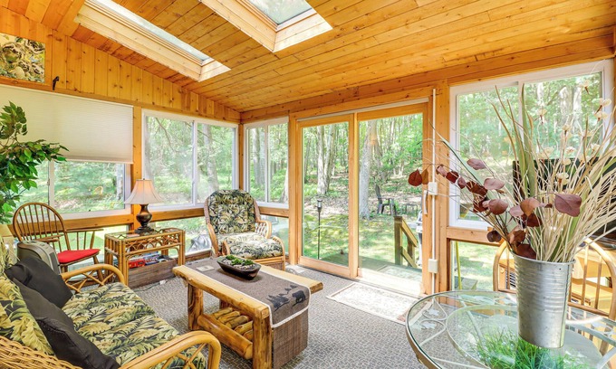 Lake Harmony House | Lake Harmony Townhome: Walk to Dining & Family-Friendly Amenities