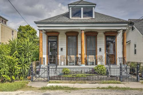 Black Pearl House | Inviting New Orleans Home Close to River, Zoo & Tram