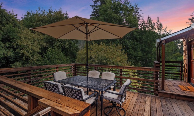 Hacienda House | Escape to Casa Del Rio - Walk to Russian River Bliss