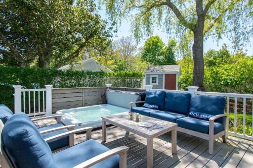 North Chatham House | Convenient Access to Ryder Cove Wet Bar & Hot Tub