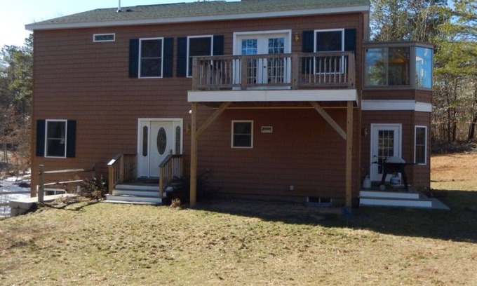 West Chatham House | Discover Comfort Steps from School House Pond in Chatham