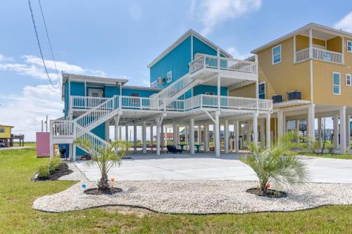 Surfside Beach House | Pet-Friendly Freeport Beach House Steps from the Shore