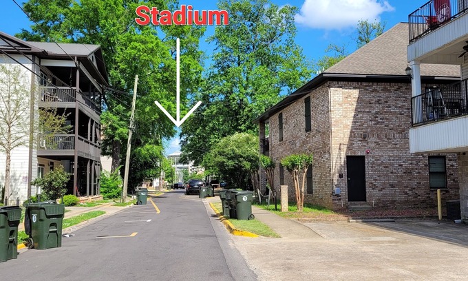 Tuscaloosa Condo | Prime Location: Walk to Stadium, Downtown & Amenities!