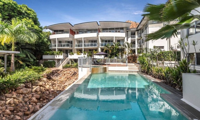 North Ward Apartment | Premier Gregory Street Apartment - Steps from Ocean & Strand