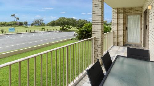 Woorim House | Relaxing Ground Floor Apartment Near Surf Beach - Woorim