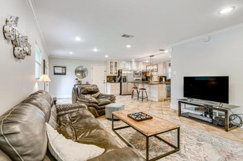 Redmond Terrace House | Walk to Texas AandM College Station Home with Yard!