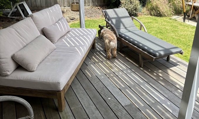 Mount Eliza House | Beach House Retreat: Steps to Sand with Family-Friendly Fun