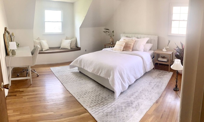 Baiting Hollow Cottage | Beachside Retreat: 4-Bedroom Cottage with Pool Access
