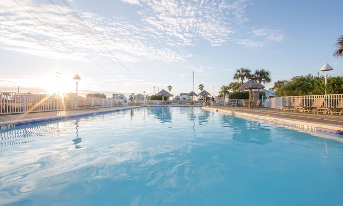 Galveston Villa | Beachside Escape with Pool, Hot Tub & Mini Golf Fun