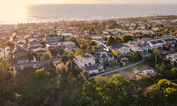 Cardiff-by-the-Sea House | Beachside Retreat with Rooftop Deck & Ocean Views
