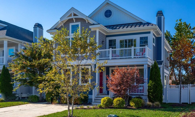 Dodds Addition House | Bright 5BR House Steps from Dewey & Rehoboth Beach