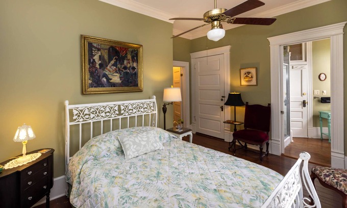 Washington Condo | Discover Downtown Harbor: Pool, Breakfast & Scenic Views
