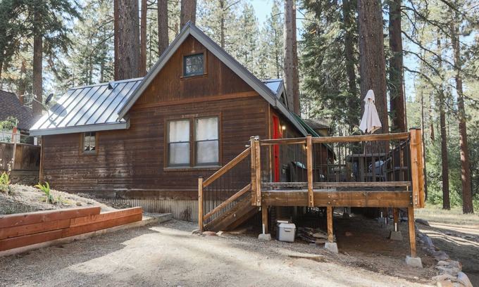 Kings Beach Cabin | Experience Nature: Lake Access & Trails Right Outside!