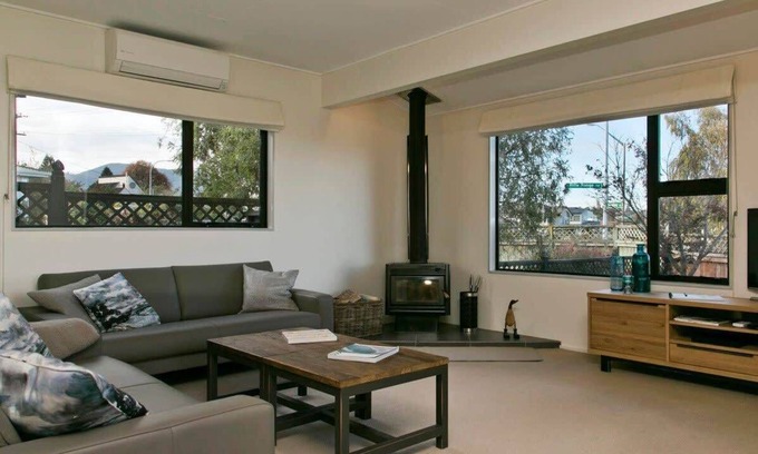 Taupo House | Explore Town & Lake - Family-Friendly with No Service Fees