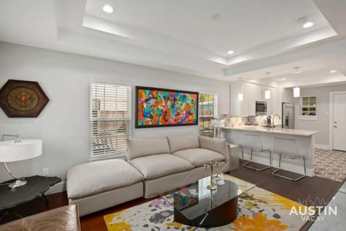 Swede Hill House | Convenient Stay Near UT and E 6th in Family-Friendly Home