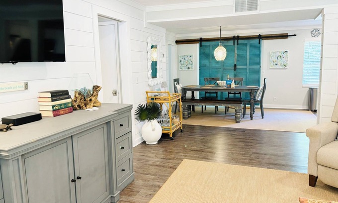 Demere Park Condo | Relax at The Turtle Nest - Steps from Pier Village & Pool