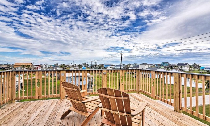 Surfside Beach House | Family-Friendly Surfside Retreat Steps from the Beach