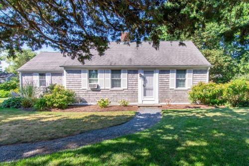 Eastham House | Stunning Cove Views Just Steps from the Water