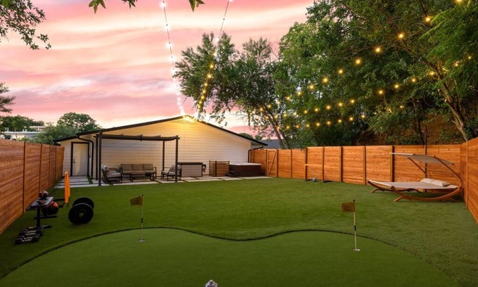 Barton Hills House | Convenient Access to Zilker! King Bed, Hot Tub & Putting Green