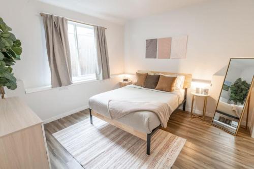Vernon House | Convenient Getaway: Steps from Dining, Shopping & More!