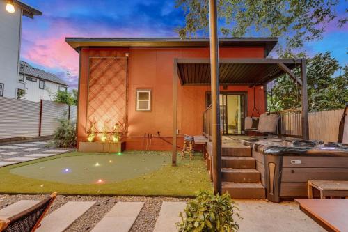 Govalle House | Walkable East Austin Oasis with Jacuzzi and Golf