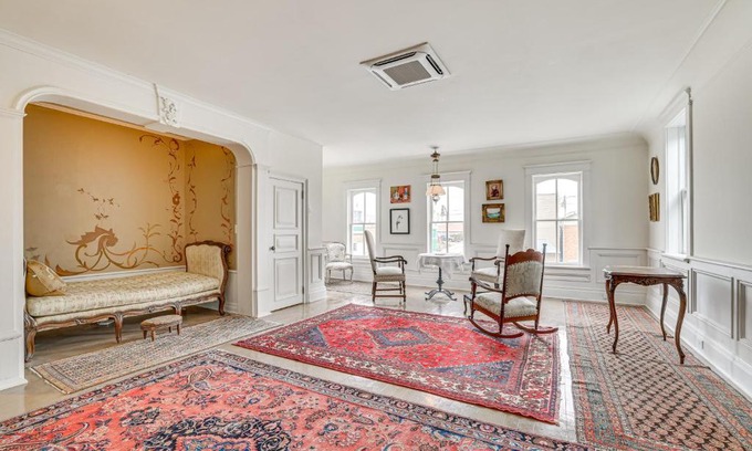 Spring Grove Apartment | Walkable Main Street Location Spring Grove Apt