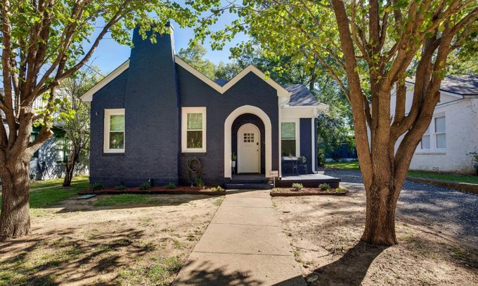 Tyler House | Stylish Tyler House: Family-Friendly Retreat with Deck