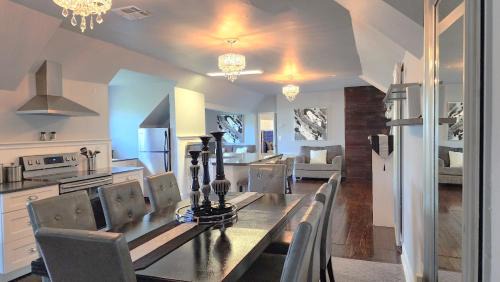 Faubourg Livaudais Apartment | Walker Mansion on St Charles Ave - Unit 6