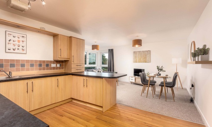 Kilmarnock Apartment | Elegant Walker Suite No53 at Donnini Apartments