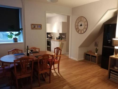 Maesteg House | Walkers Retreat: Family-Friendly Getaway Near Port Talbot