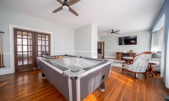 Norfork House | Explore Liberty Manor: Steps from Dining & River Fun