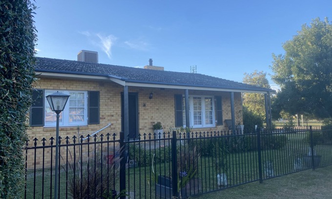 West Tamworth House | Convenient 3-Bedroom Home Near West Leagues & Golf Club
