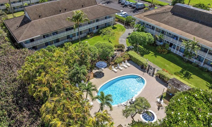 Wailua Apartment | Walking Distance from Papaloa Beach, Outdoor Pool, Free Parking, Full Kitchen!