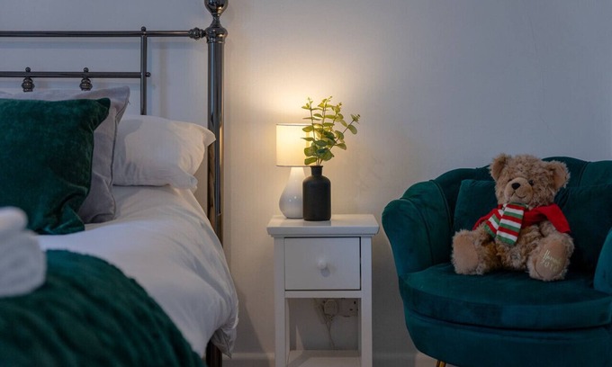 Clitheroe House | Convenient Stay Near Town with Family-Friendly Amenities