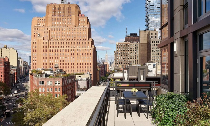 Tribeca Hotel | Walking Distance to Balloon Saloon & Brooklyn Bridge, Bring Your Furry Friends!