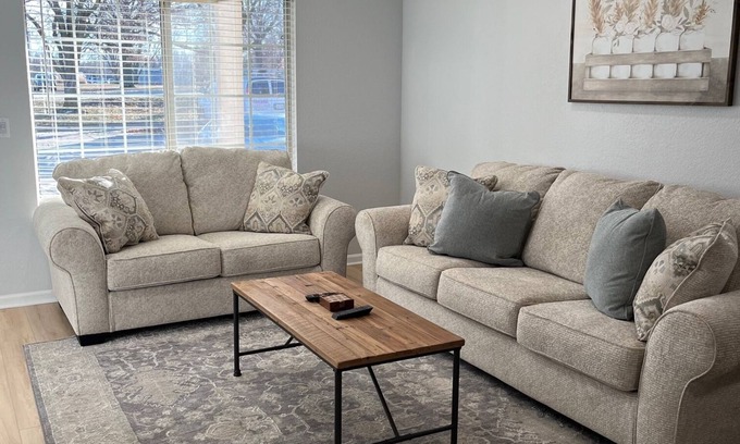 Manhattan Condo | Ideal Stay Near KSU Stadium with Pool & Breakfast