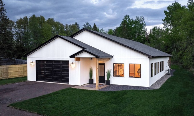 Duluth House | Pet-Friendly Getaway Near Pike Lake Beach with Hot Tub