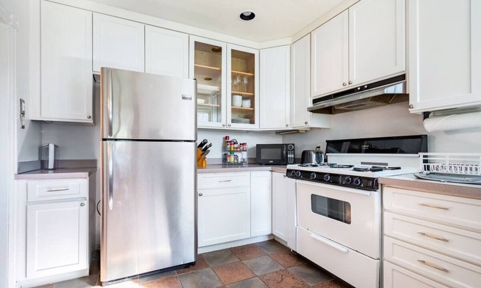 Wilmington House | Prime Location in Trolley Square - Perfect for Families