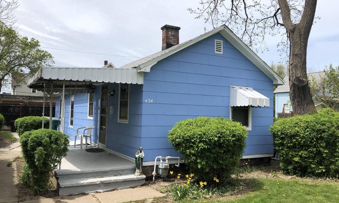 Downtown Niagara Falls House | Prime Location Near Falls, Casino & Canada - Pet Friendly
