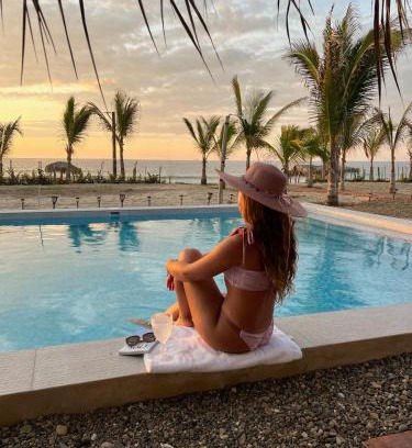 Punta Sal House | Relax at Wallac Bungalows with Oceanfront Views & Pool