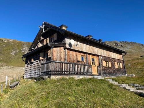 Heiligenblut Apartment | Top-Rated Family-Friendly Retreat at Wallackhaus Hütte