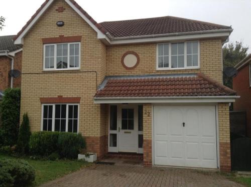 Norwich House | Waller House: Family-Friendly Stay with 4-Star Comfort