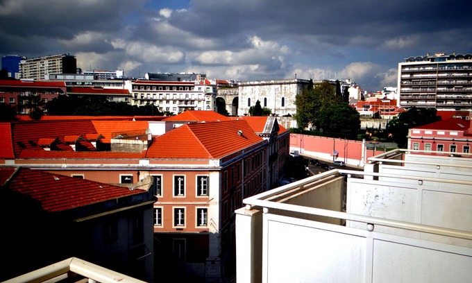 Santa Isabel House | Discover Wallis São Bento: Family-Friendly with Spa & Dining